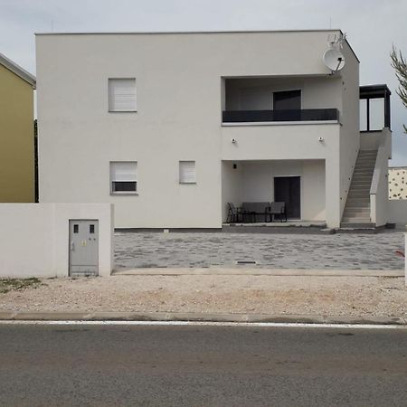 B&L Apartments Vir Esterno foto